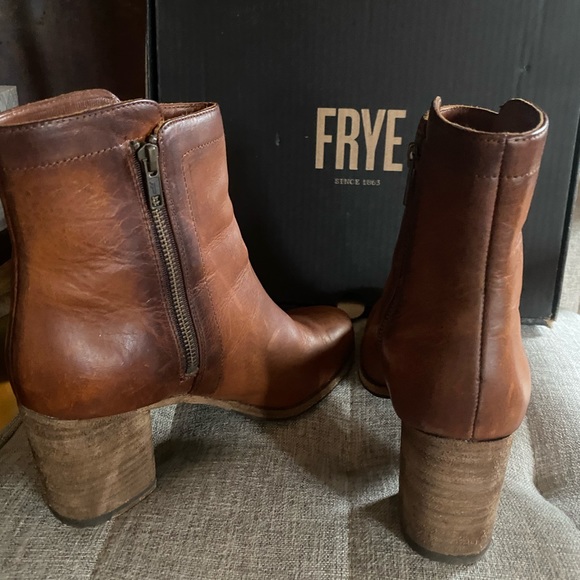 Excellent condition! Frye double zip bootie - Picture 6 of 8